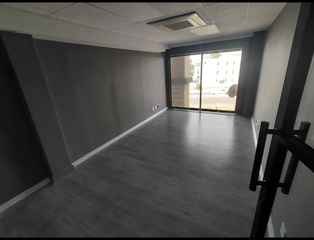 420M² OFFICE TO LET IN BRYANSTON